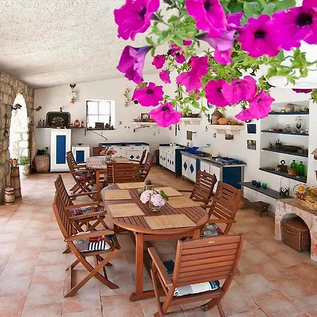Rooms , Free Parking, Beach, Sea Front Castle Zamagna, Mali Zaton Bay 3*