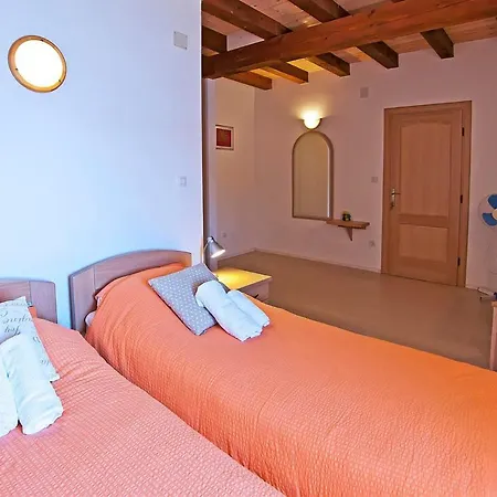 Gæstehus , Free Parking, Beach, Sea Front Castle Zamagna, Mali Bay 3*