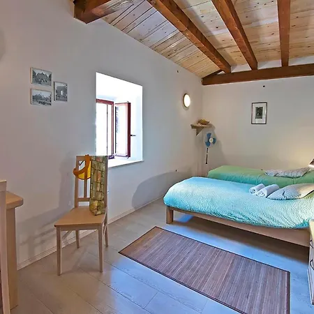 At Castle From Xvi Century Zamagna, Mali Bay 招待所