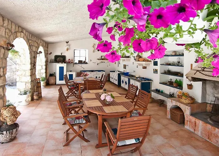 At Castle From Xvi Century Zamagna, Mali Bay 3*